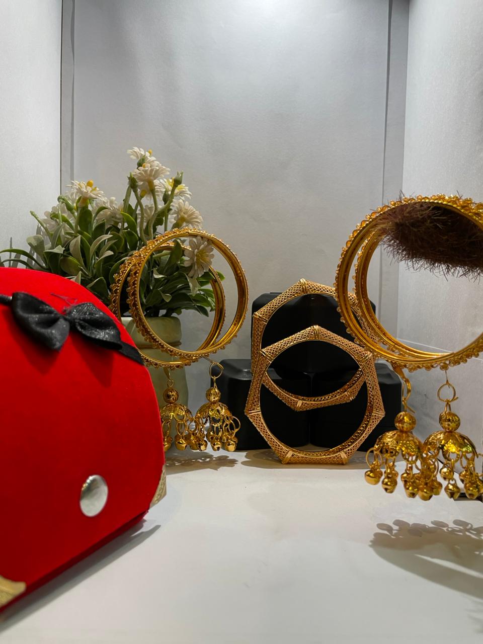 ARTIFICIAL GOLD PLATED 6 BANGLES